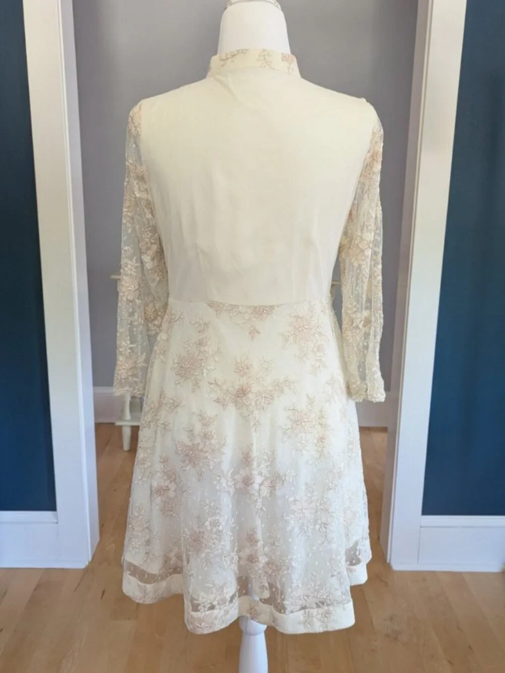 Vintage Handmade Short Lace Wedding Dress With Beading & Crystals Size S Ivory - Picture 5 of 17
